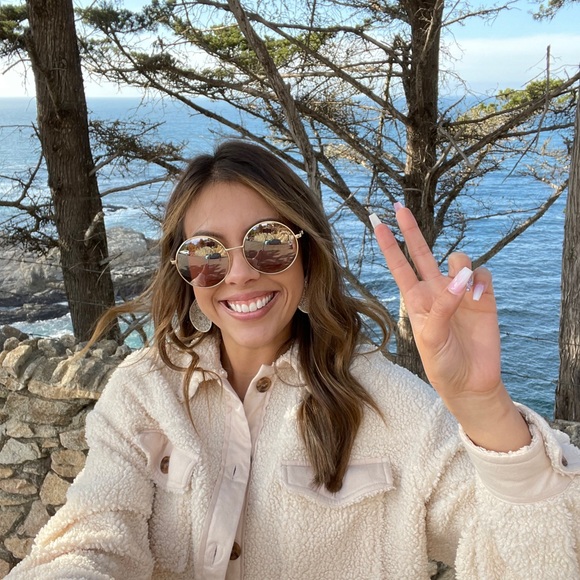 Meet the Posher Other - Meet your Posher, Aurora